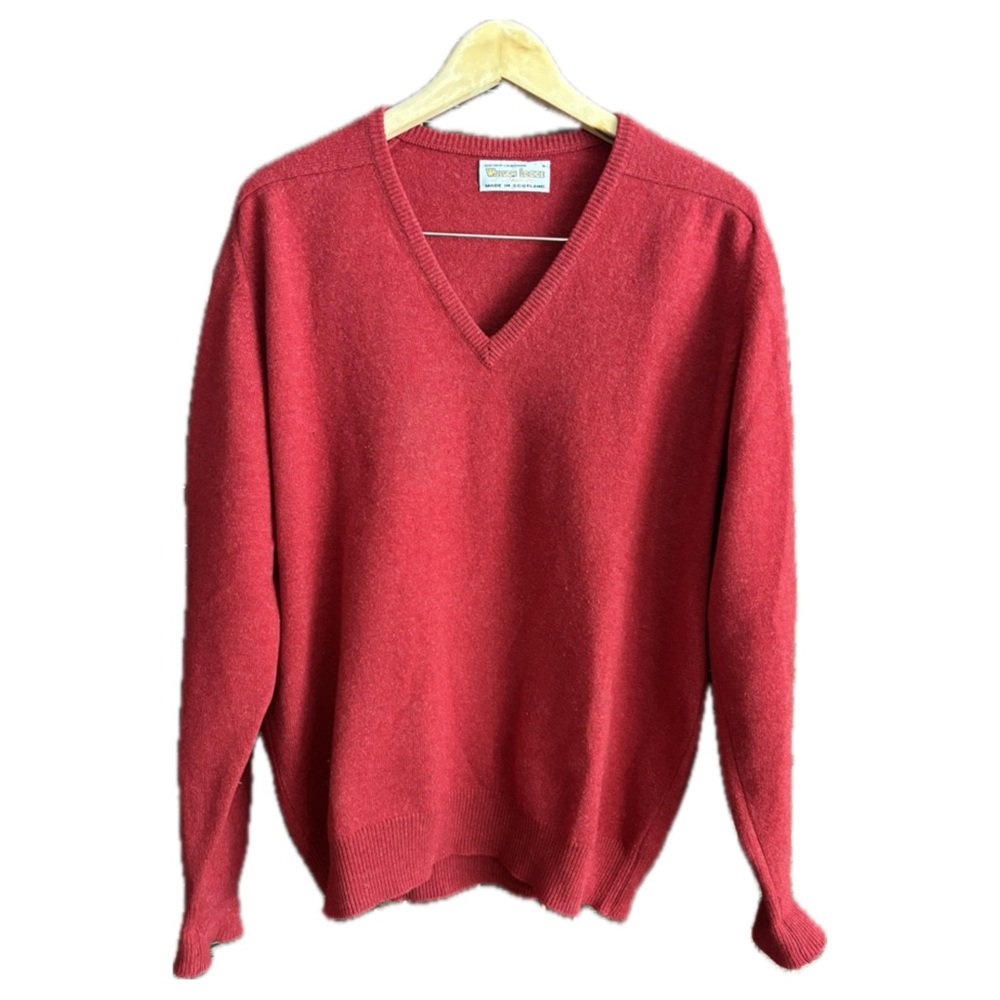 William Lockie of Hawick New Lambswool Vibrant Red V-Neck Sweater Mens Medium